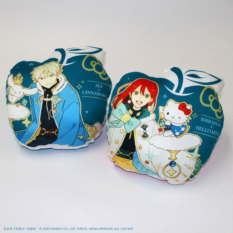 ダイカットクッション「赤髪の白雪姫×サンリオキャラクターズ」01/白雪×ハローキティ(コラボイラスト)